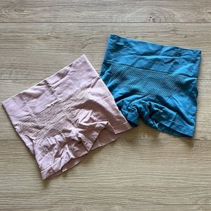 SHEIN 2-pack gym butt-scrunch shorts!